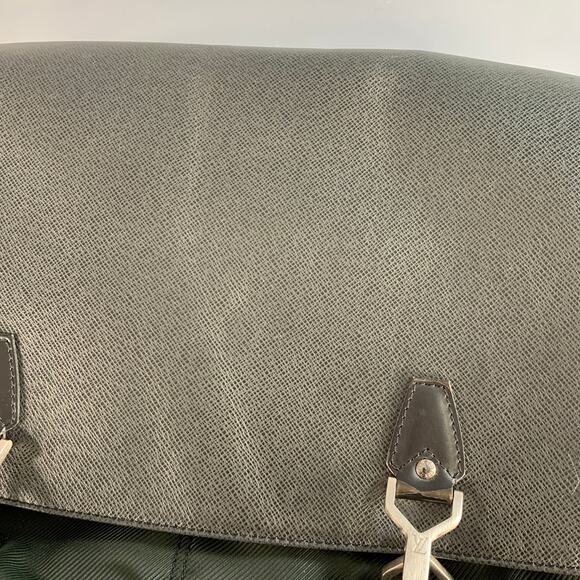 LOUIS VUITTON Dersou Taiga Black Green Nylon Twill Leather Messenger Bag - Picture 9 of 10